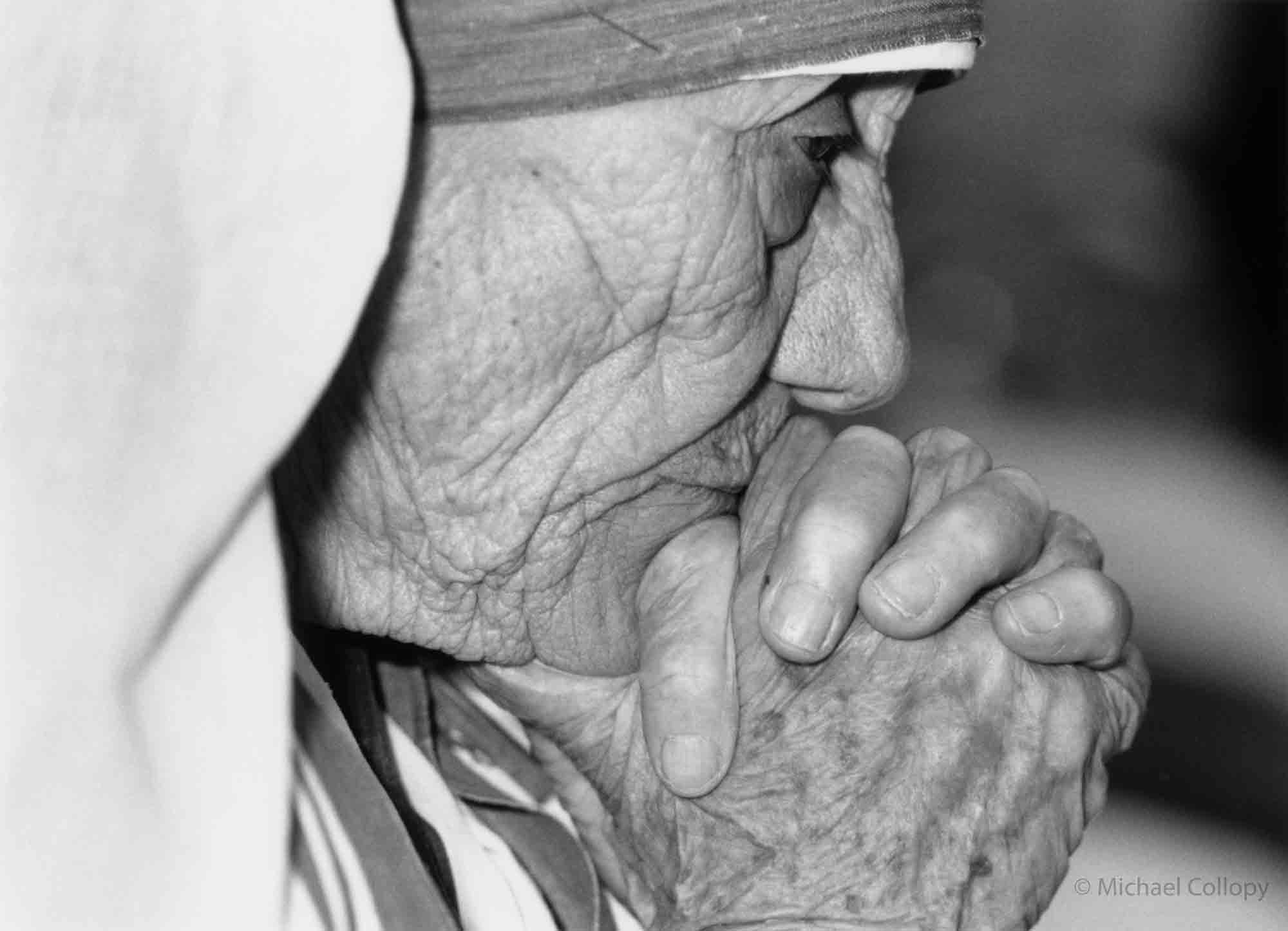 Mother Teresa praying hand folded